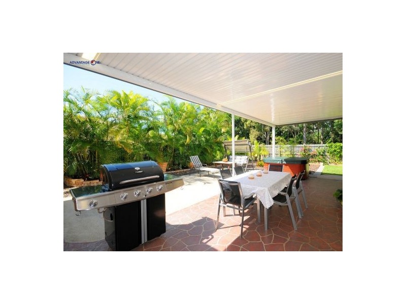 4 Earls Ct, Point Vernon QLD 4655