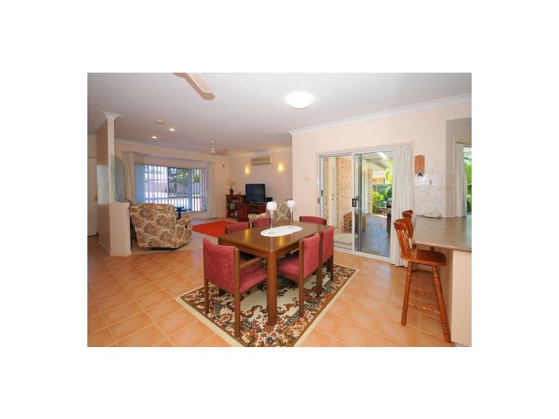 4 Earls Ct, Point Vernon QLD 4655