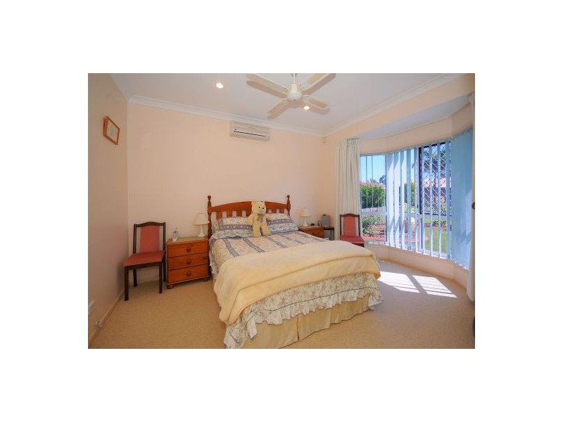 4 Earls Ct, Point Vernon QLD 4655