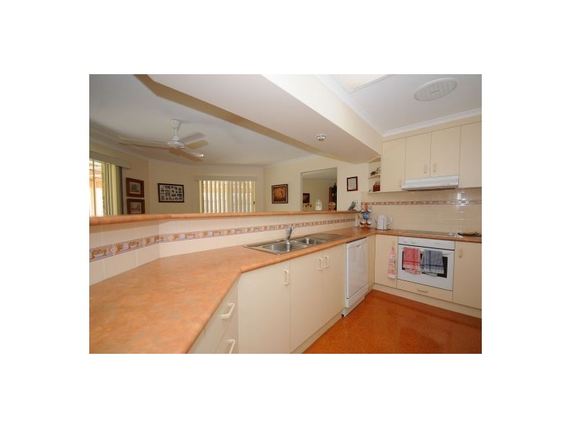 5 Earls Ct, Point Vernon QLD 4655