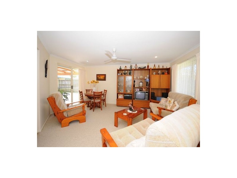 5 Earls Ct, Point Vernon QLD 4655