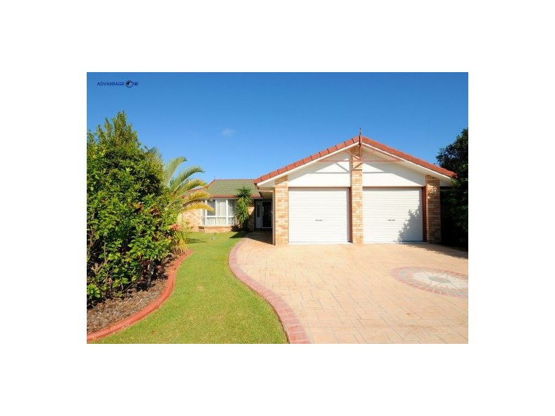 16 Bushlark Av, Eli Waters QLD 4655