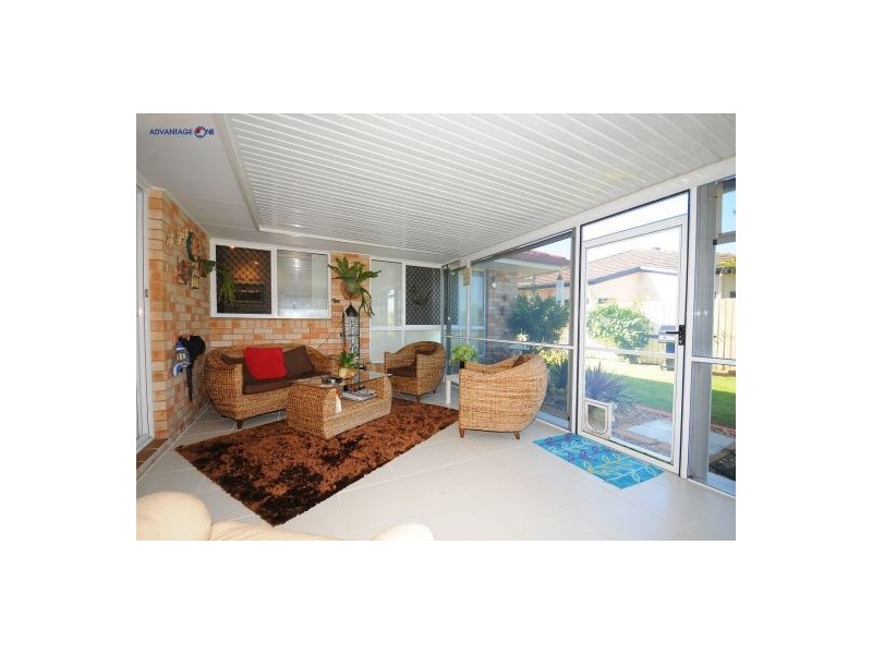 16 Bushlark Av, Eli Waters QLD 4655