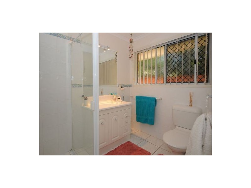 16 Bushlark Av, Eli Waters QLD 4655