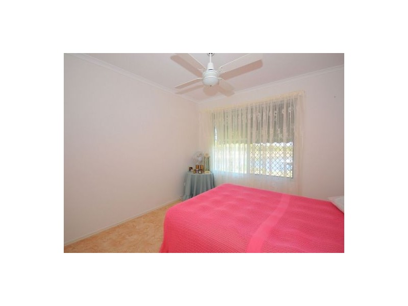 16 Bushlark Av, Eli Waters QLD 4655
