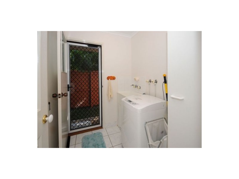 16 Bushlark Av, Eli Waters QLD 4655