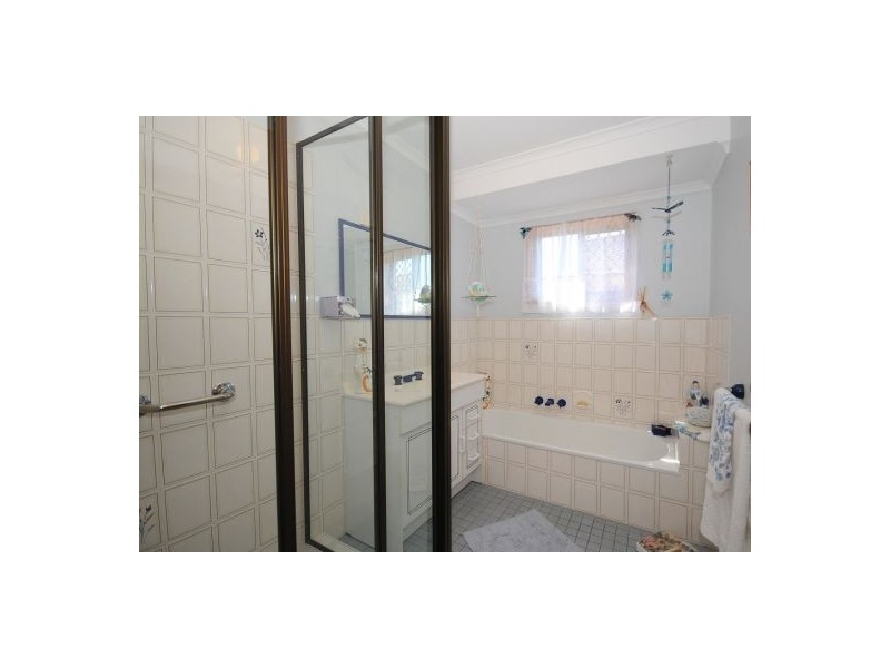 24 Gibbs Street, Urangan QLD 4655