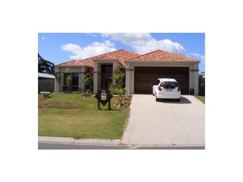 15 Rochester Ct, Urraween QLD 4655