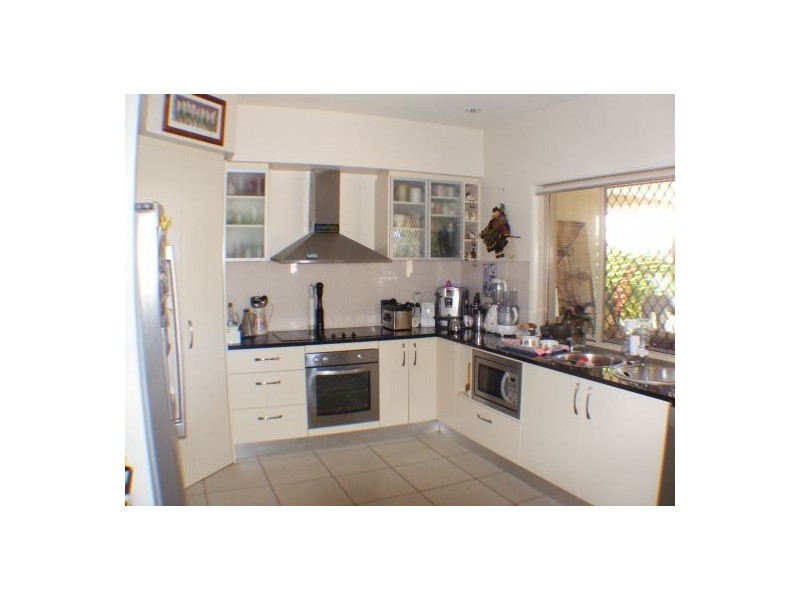 15 Rochester Ct, Urraween QLD 4655