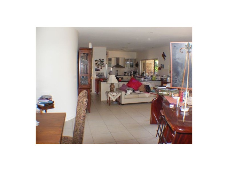 15 Rochester Ct, Urraween QLD 4655