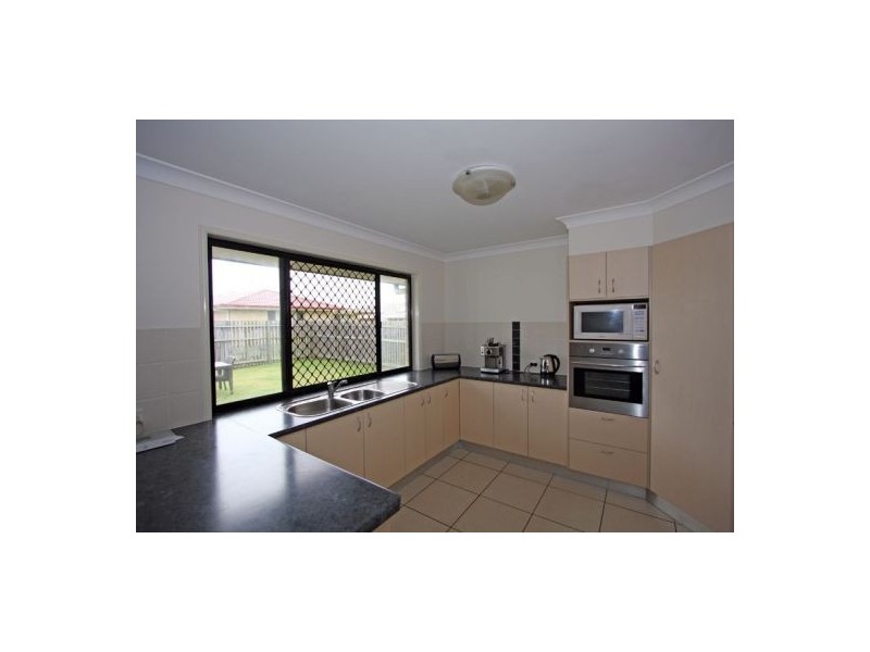 8  Trill Court, Urangan QLD 4655