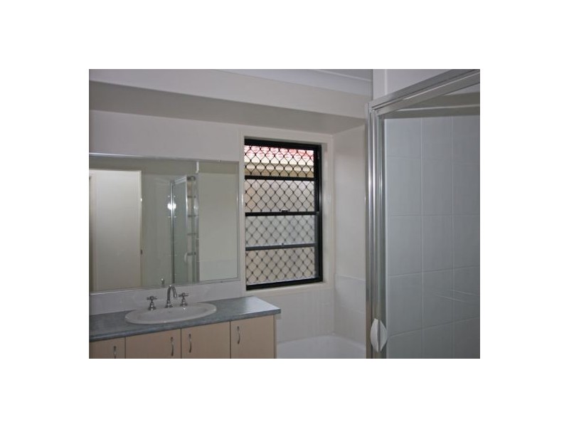 8  Trill Court, Urangan QLD 4655