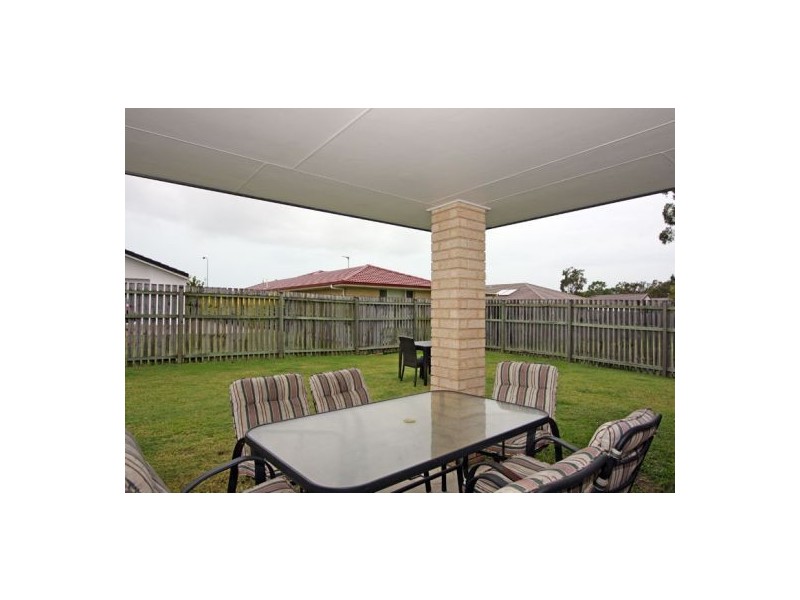 8  Trill Court, Urangan QLD 4655