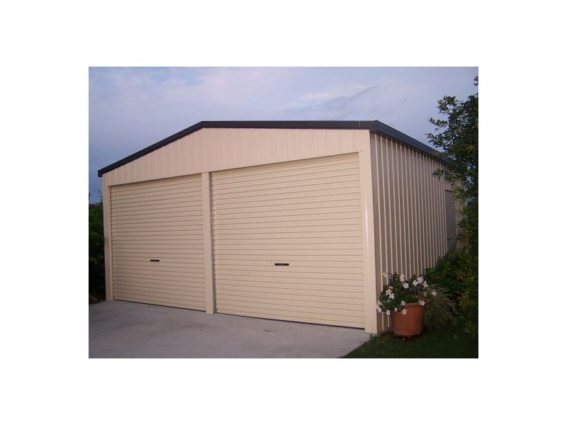 8 Mainsail Court, Point Vernon QLD 4655