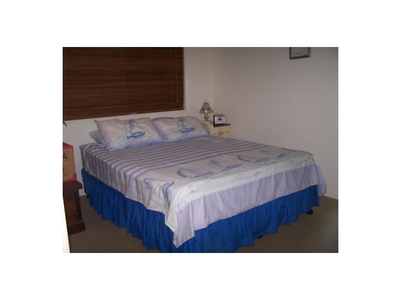 8 Mainsail Court, Point Vernon QLD 4655