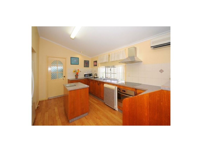 4 Bayrise Drive, Urangan QLD 4655