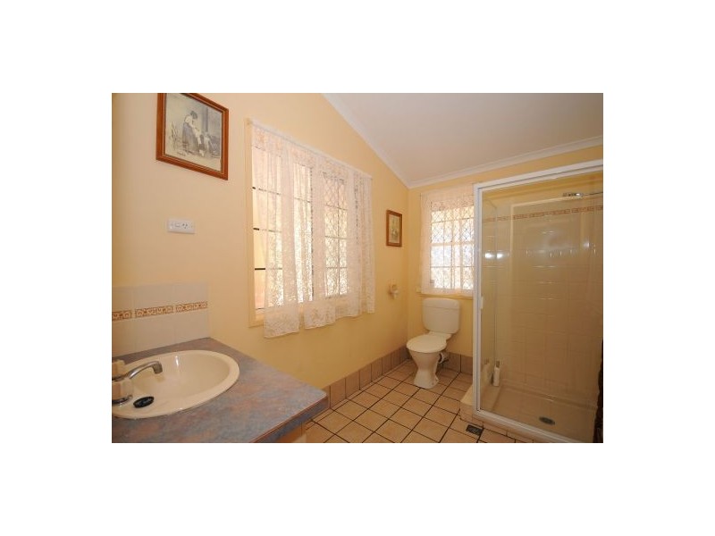 4 Bayrise Drive, Urangan QLD 4655