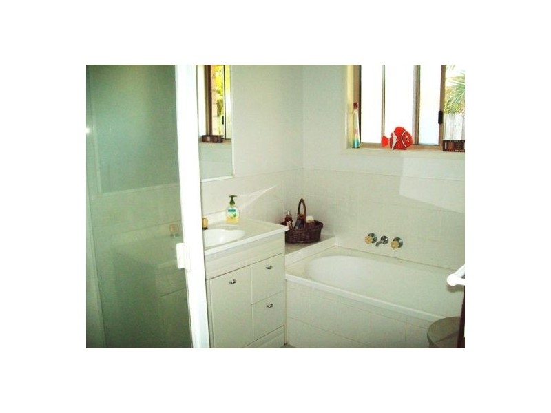 7 Chanak Close, Point Vernon QLD 4655