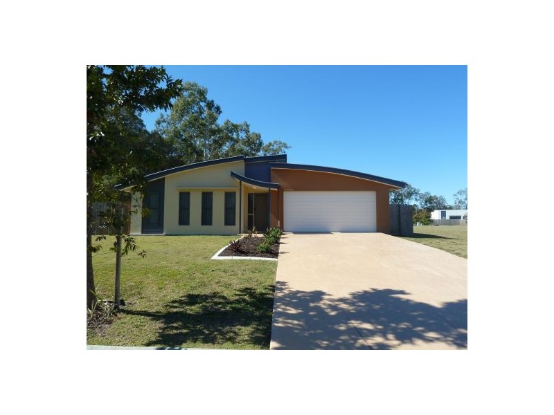 3 Malibu Way, Toogoom QLD 4655