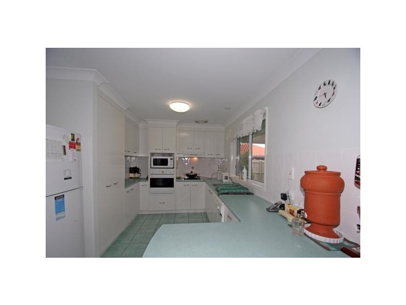 3 Turnbull Court, Urangan QLD 4655