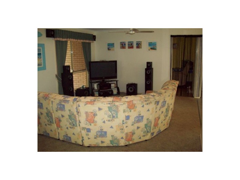 16 Vicki Pde, Torquay QLD 4655