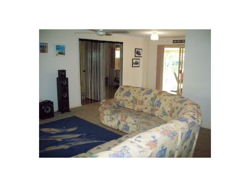 16 Vicki Pde, Torquay QLD 4655