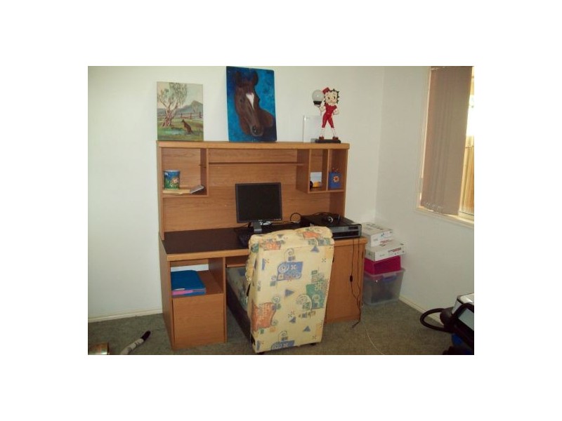 16 Vicki Pde, Torquay QLD 4655