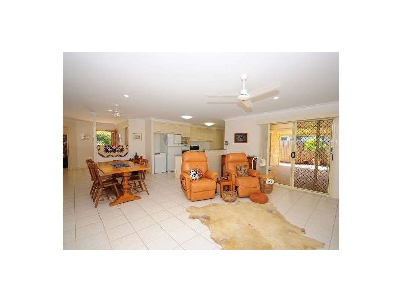 62 Wattle Street, Point Vernon QLD 4655