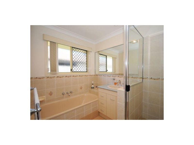 62 Wattle Street, Point Vernon QLD 4655