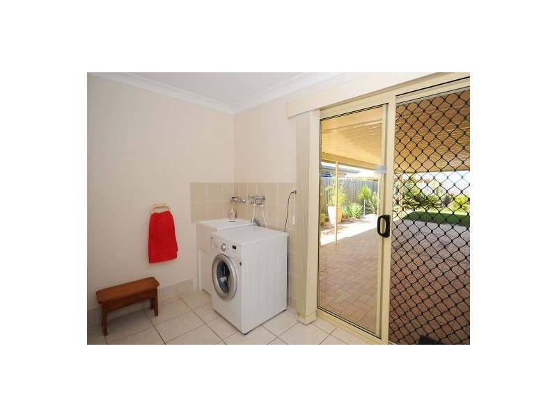 62 Wattle Street, Point Vernon QLD 4655