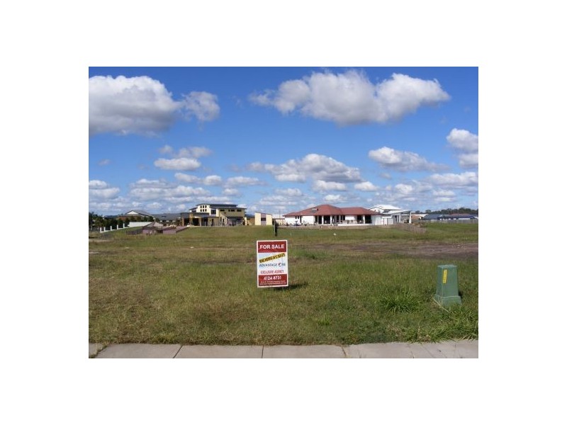 17 Bounty Circuit, Eli Waters QLD 4655