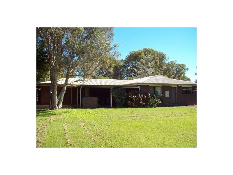 11 Shore Road East, Urangan QLD 4655