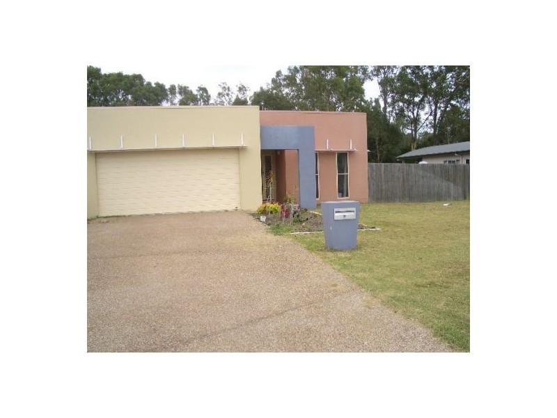 7 Brackish Crt, Toogoom QLD 4655