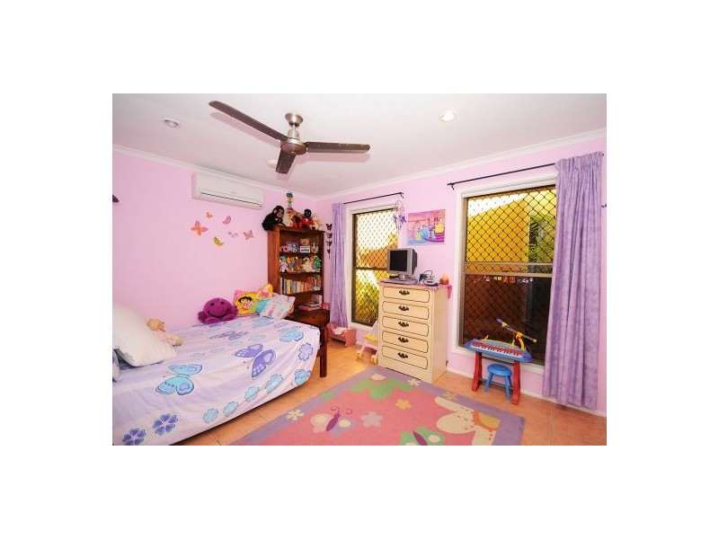 8 Kurrajong Crescent, Point Vernon QLD 4655