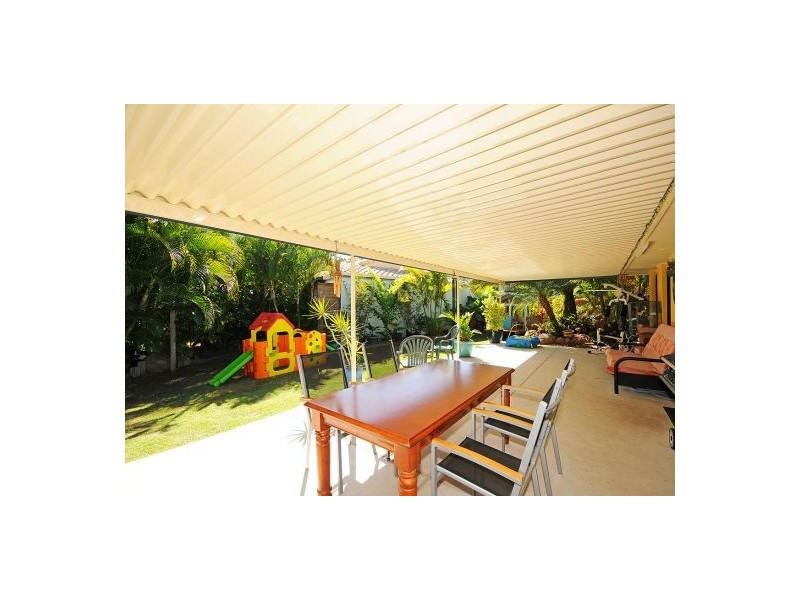 8 Kurrajong Crescent, Point Vernon QLD 4655