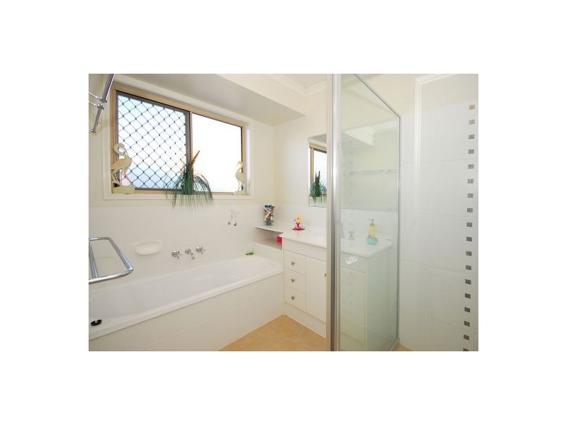 4 Carlisle Ct, Kawungan QLD 4655