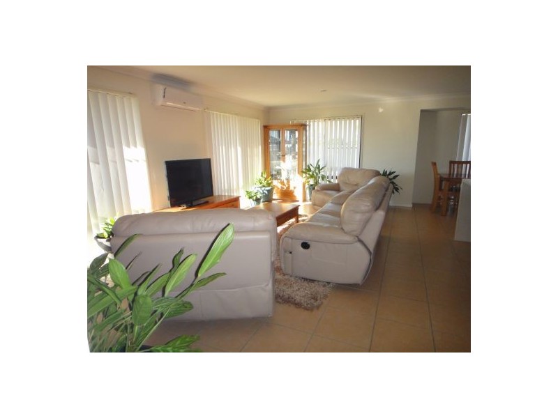 10 Golden Grove, Eli Waters QLD 4655