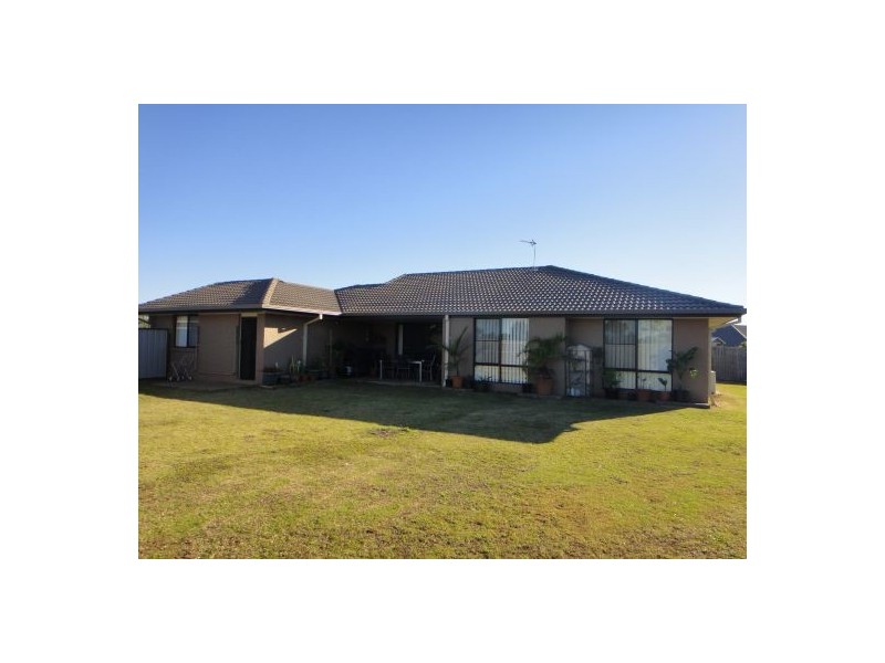 10 Golden Grove, Eli Waters QLD 4655