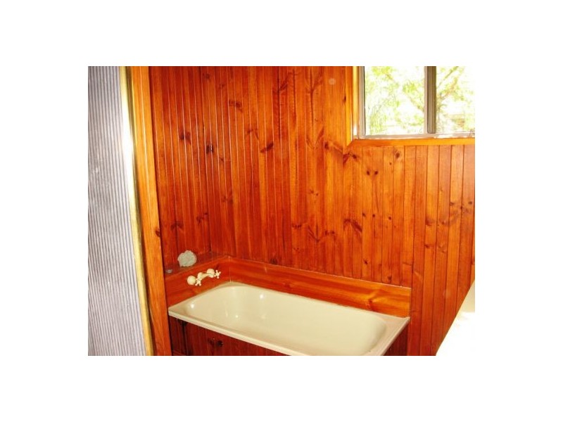 20 Hansen Street, Urangan QLD 4655