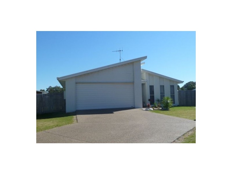 3 Clearwater Cres, Toogoom QLD 4655