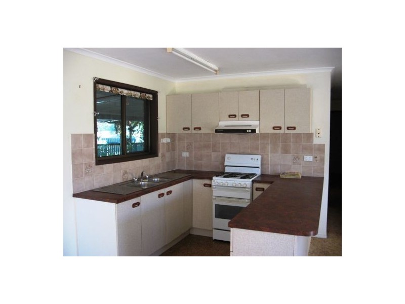 55 Hansen Street, Urangan QLD 4655