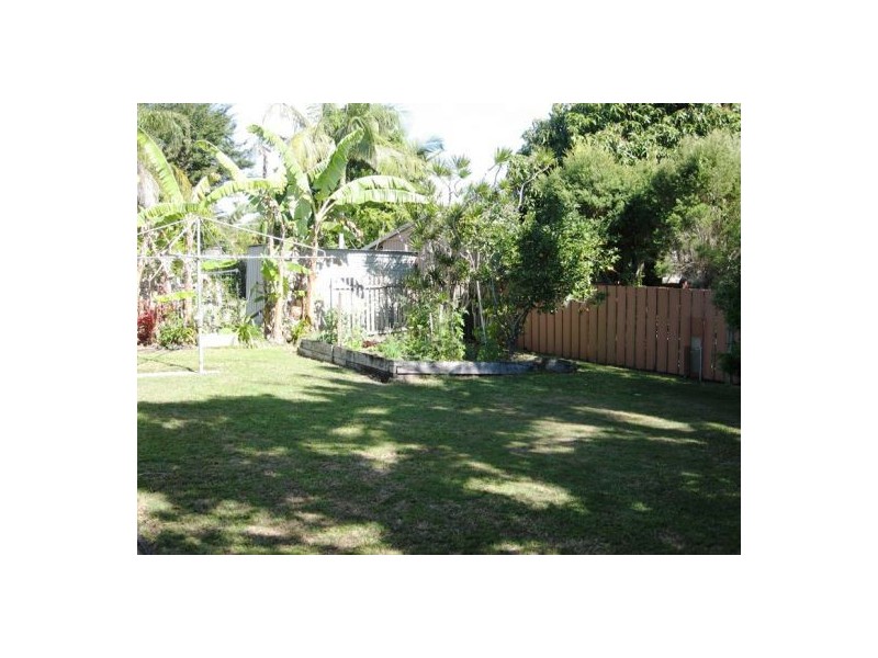 55 Hansen Street, Urangan QLD 4655