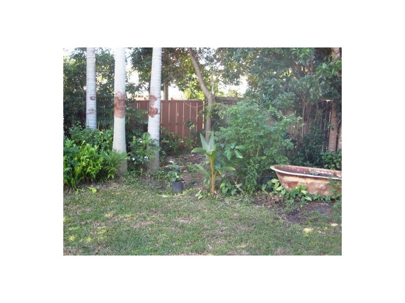 55 Hansen Street, Urangan QLD 4655