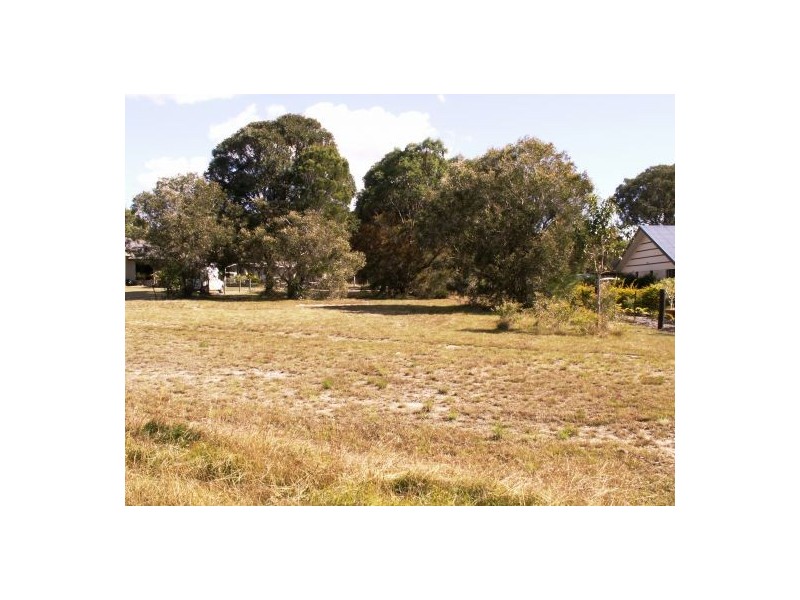 39 Walkers Road, Urangan QLD 4655