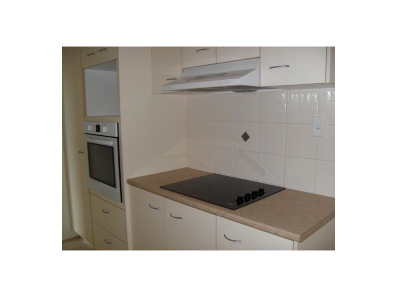 10 Bronton Street, Point Vernon QLD 4655