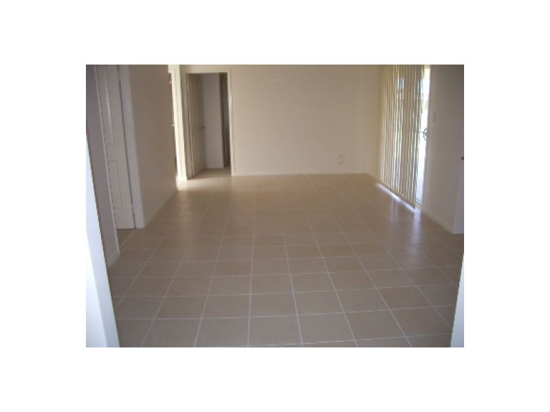 10 Bronton Street, Point Vernon QLD 4655