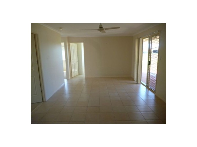 10 Bronton Street, Point Vernon QLD 4655