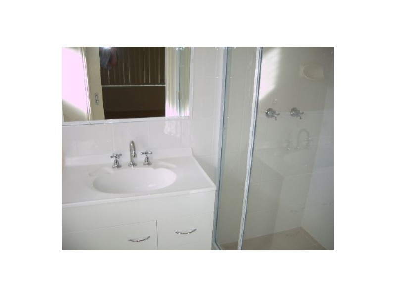 10 Bronton Street, Point Vernon QLD 4655