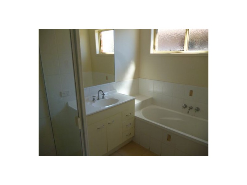 10 Bronton Street, Point Vernon QLD 4655