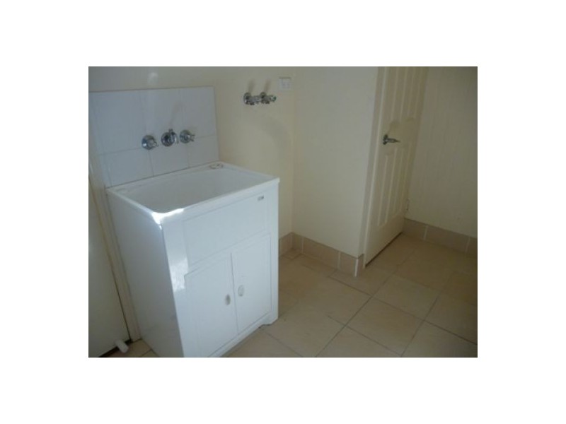 10 Bronton Street, Point Vernon QLD 4655